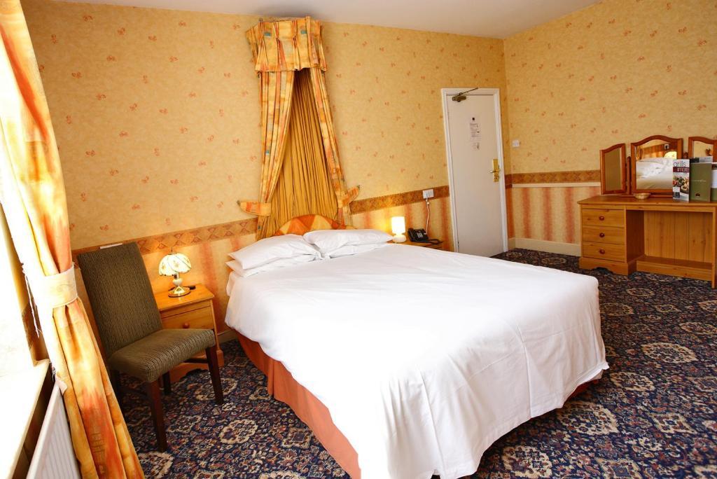 The Black Lion Royal Hotel Lampeter Bilik gambar