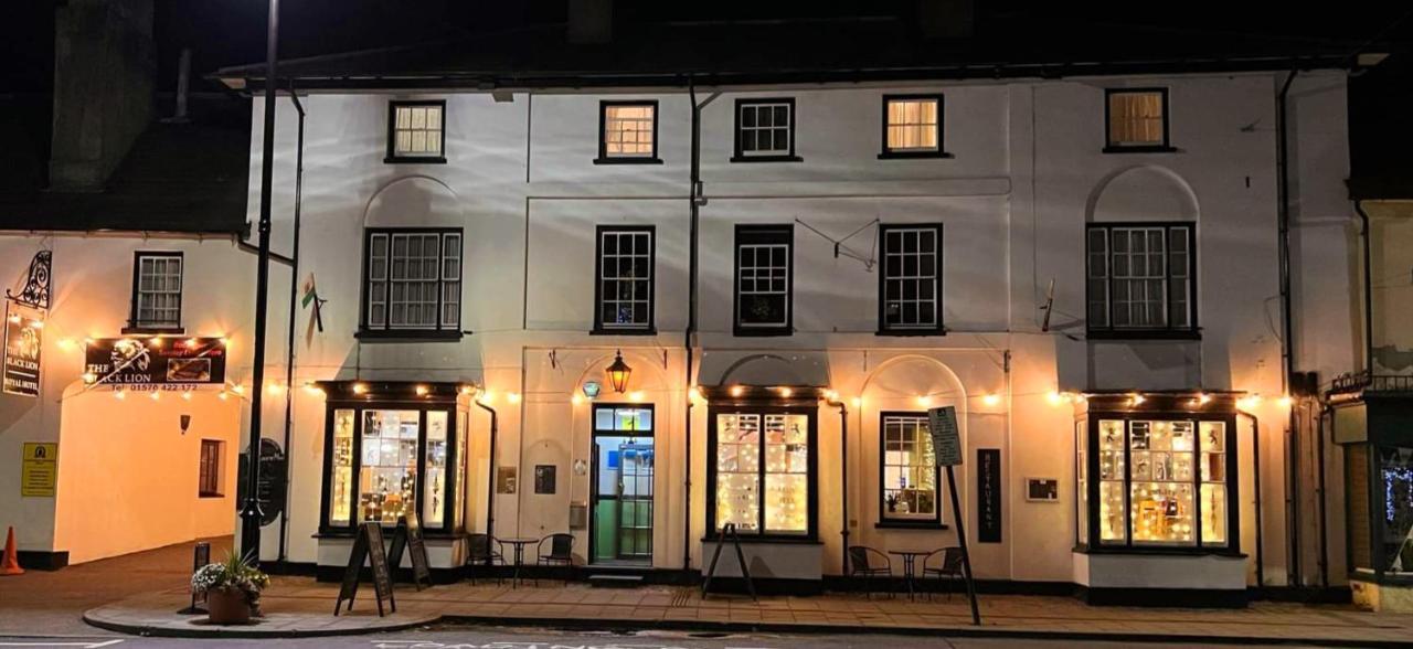 The Black Lion Royal Hotel Lampeter Luaran gambar